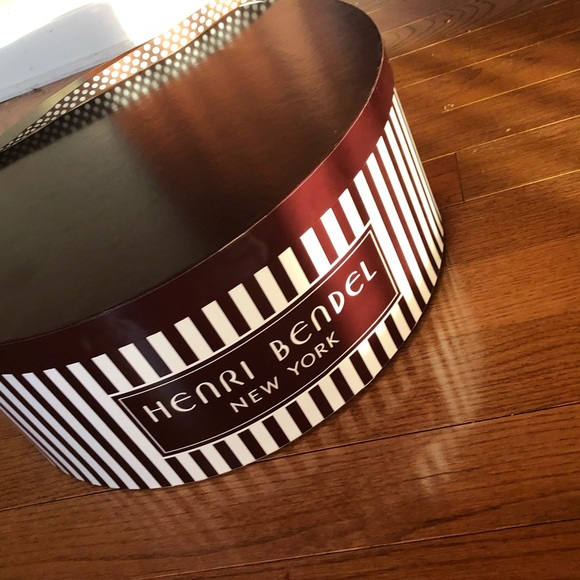 Henri Bendel Hat Box Set - Picture 2 of 2